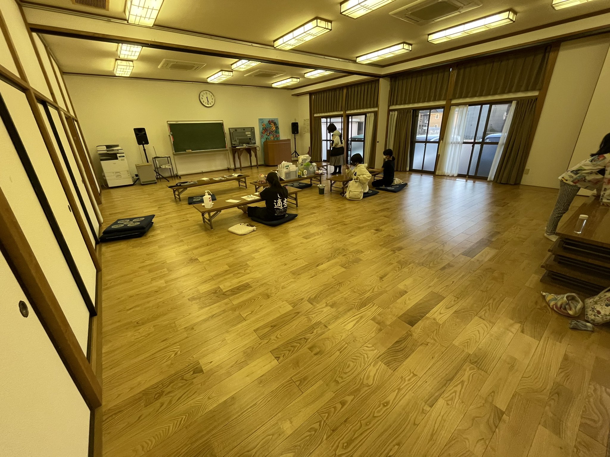 静岡イラスト教室 羽鳥 東新田 カルチャー 昨日はいつも使っている部屋が工事中だったので 大きい部屋で描きました やっぱり楽しく描いてる子は成長が早いです 静岡 お絵かき教室 イラスト T Co Thskqqpkgi Twitter