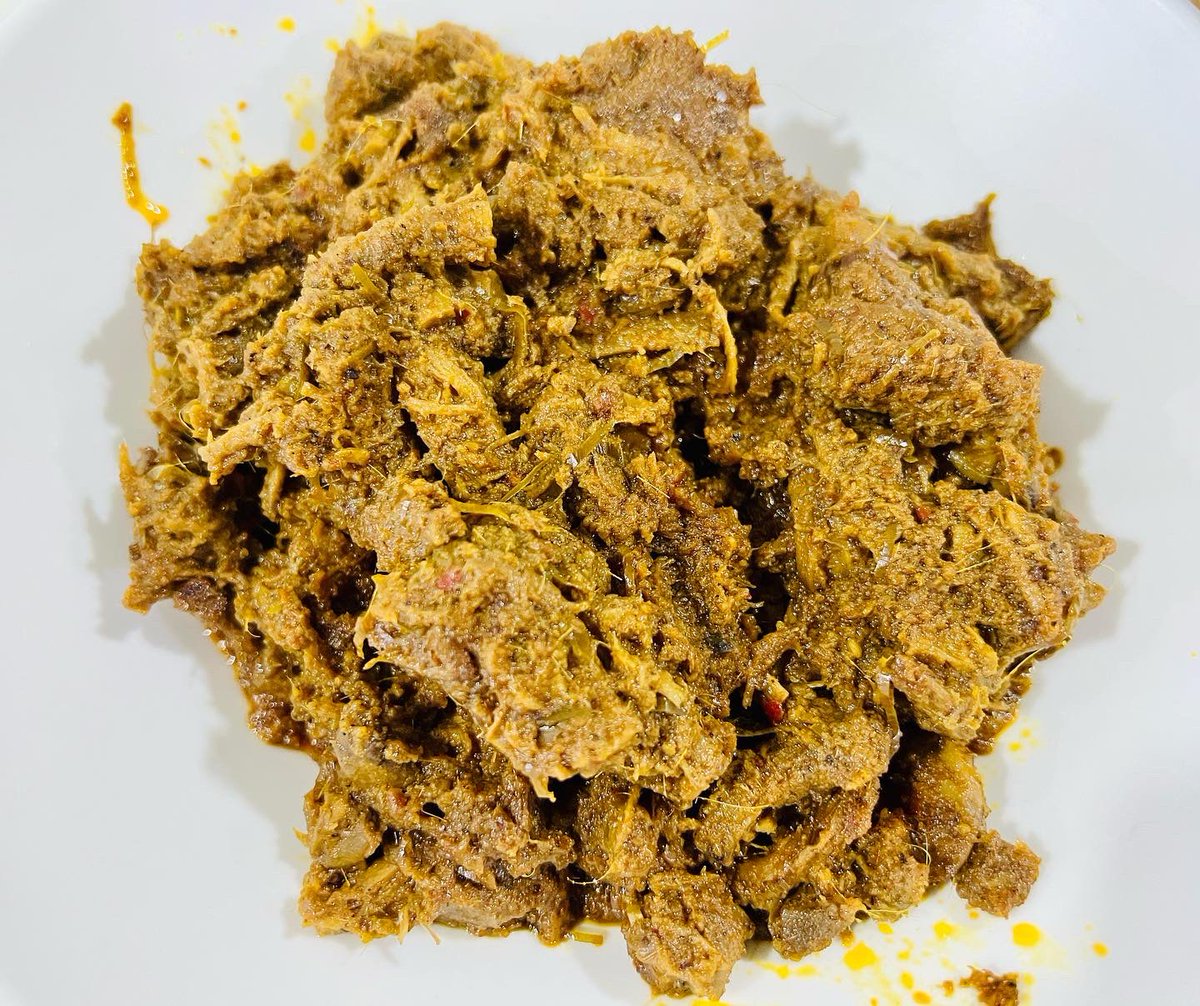 LatinVegan's tweet photo. After waiting a very long time due to not being in Malaysia, I finally got the chance to try Mushroom Lah’s Rendang. It was beyond fantastic. #veganfoodshare #food #whatveganseat #govegan #foodie #vegano #veganfoodie #veganlifestyle #plantbasedfood #kualalumpur #malaysia https://t.co/Ctw8UiV08o