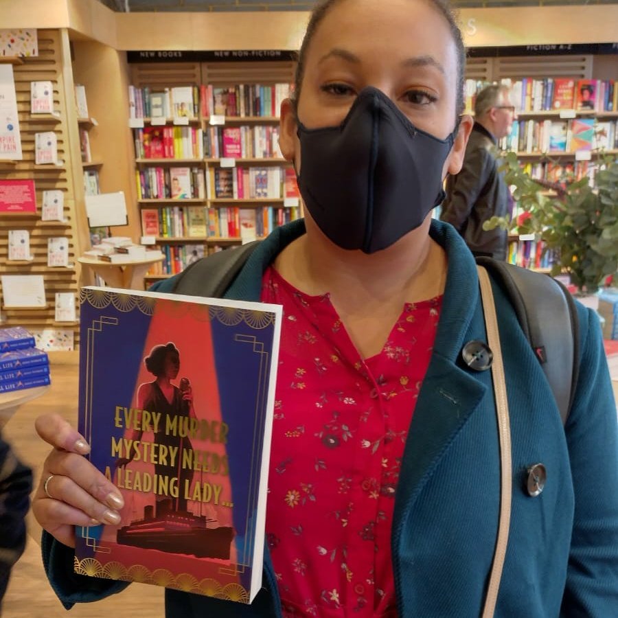 HQstories's tweet photo. Popped in for a quick chat at @WaterstonesTCR π
@LouRHare #MissAldridgeRegrets #ProofTour https://t.co/AdFXFvBg3Z