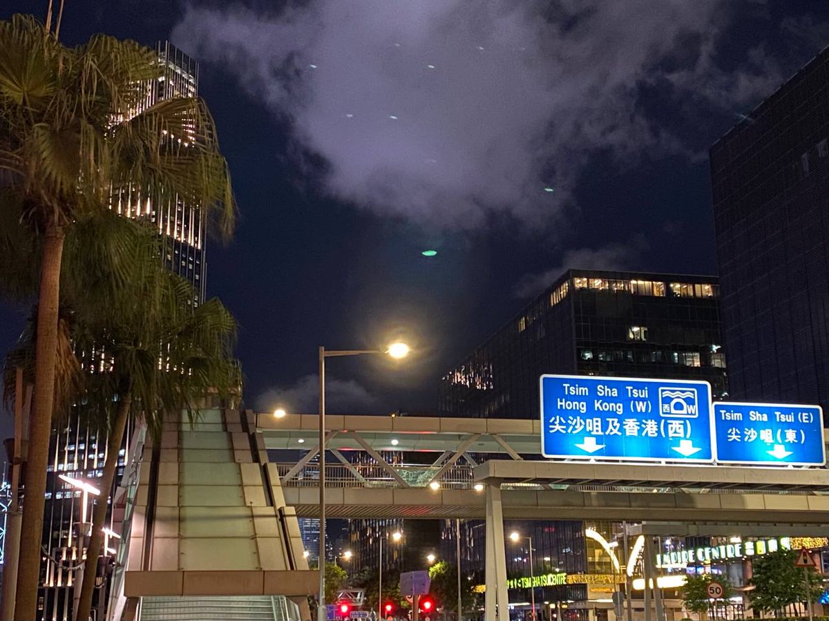 Augustllo's tweet image. Hong Kong at night has a unique flavor