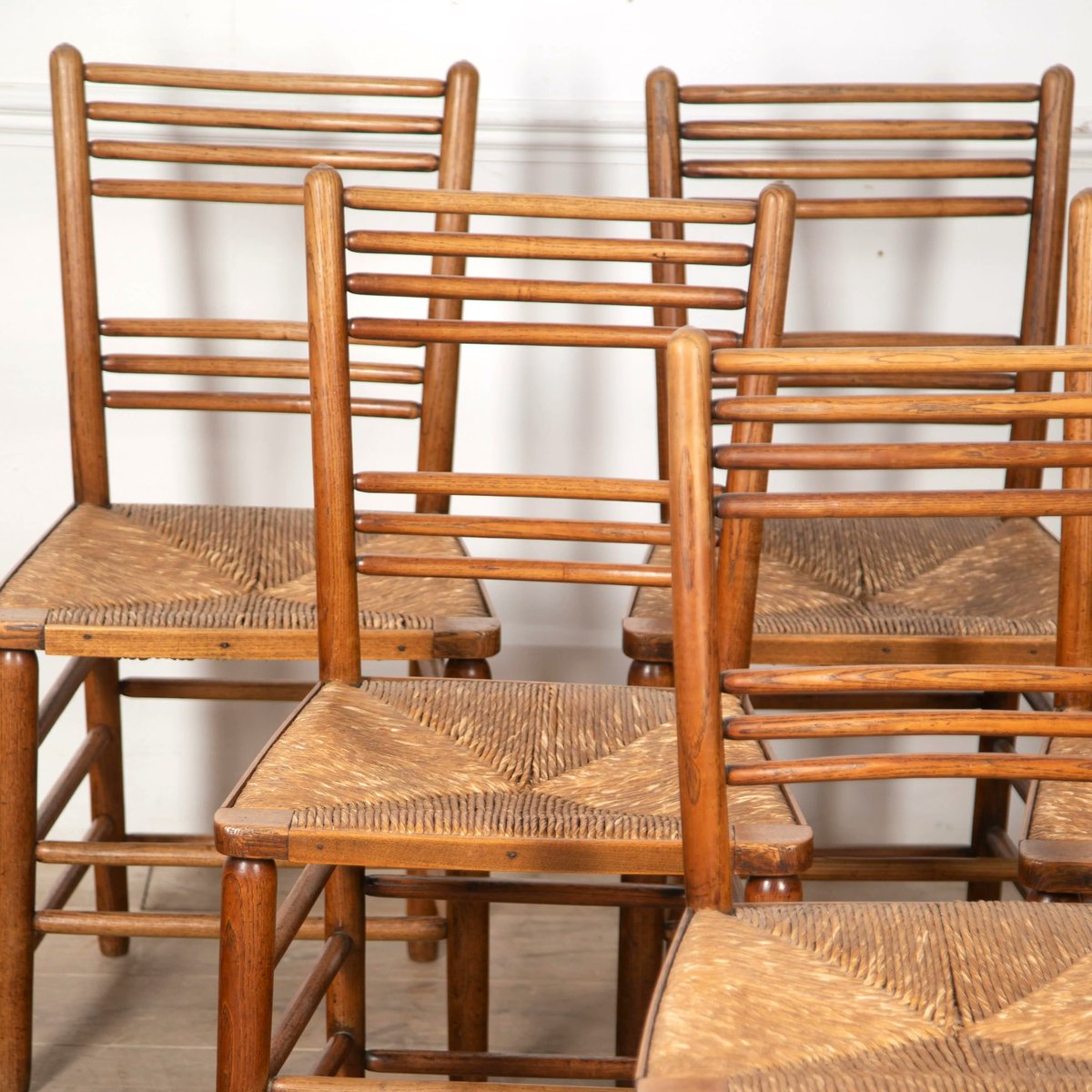 LorfordsAntiq's tweet photo. L A T E S T A R R I V A L ✨
Set of Six Sussex Ash Chairs
https://t.co/Ag7ue0hkf0
#LorfordsAntiques #Lorfords #Antiques #BuyAntiques #19thCentury #Dining #Interiors https://t.co/QQ0UL7MjFt
