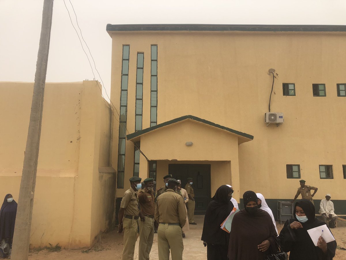 R0h_r0h1's tweet photo. #PrisonVisitation at katsina
#ASUUstrike #NYSC #LegalAidClinic
My friends and I.
We trying to see how we can be of assistance to the government and the people. ❤️ 😊 https://t.co/pGCVaLcDPq