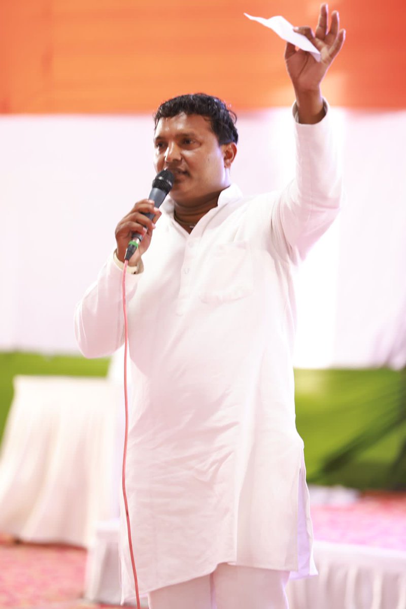 srinivasiyc's tweet photo. गांधीनगर में जारी @IYCGujarat के तीन दिवसीय प्रशिक्षण शिविर 'बुनियादी' के अंतिम दिन IYC प्रभारी श्री @Allavaru जी, IYC GS श्री @sitaramlamba जी एवं गुजरात प्रदेश कांग्रेस के वरिष्ठ नेताओं की मौजूदगी में युवा पदाधिकारियों से संवाद कर आगमी विधानसभा चुनावों के मद्देनजर चर्चा की.. https://t.co/DzYOInyaB5