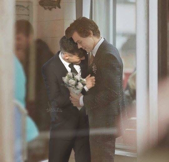 📸|Harry and Louis being cute.