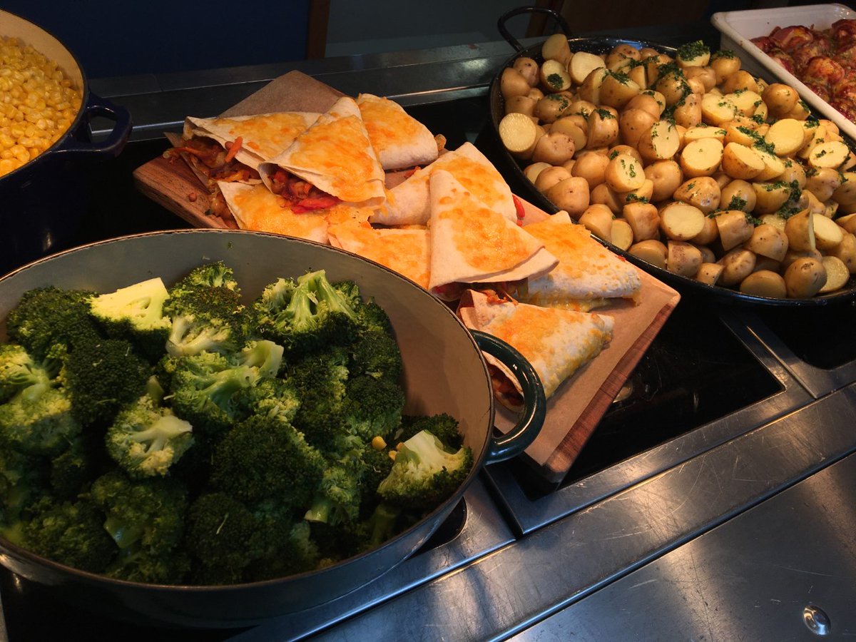 StCanopy's tweet image. Lovely Hunters Chicken &amp;amp; Quesadilla are waiting for our students at The Canopy @StEdwardsChelt today.
@StEdsPrincipal @HolroydHowe @HhRgulley @Grahamolds1