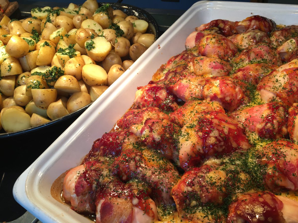 StCanopy's tweet image. Lovely Hunters Chicken &amp;amp; Quesadilla are waiting for our students at The Canopy @StEdwardsChelt today.
@StEdsPrincipal @HolroydHowe @HhRgulley @Grahamolds1