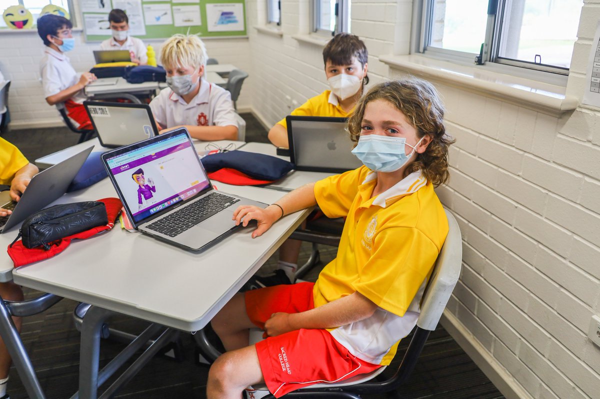 Safety first for our Y7s who are working towards their <a href="/eSmart_AMF/">eSmart</a> Digital Licence+, a new and innovative online learning experience that builds digital intelligence. <a href="/mjchiera/">Michael Chiera 🤔 🇦🇺</a> <a href="/susan__carrick/">susan carrick</a> #DigitalLicence #Cybersafety