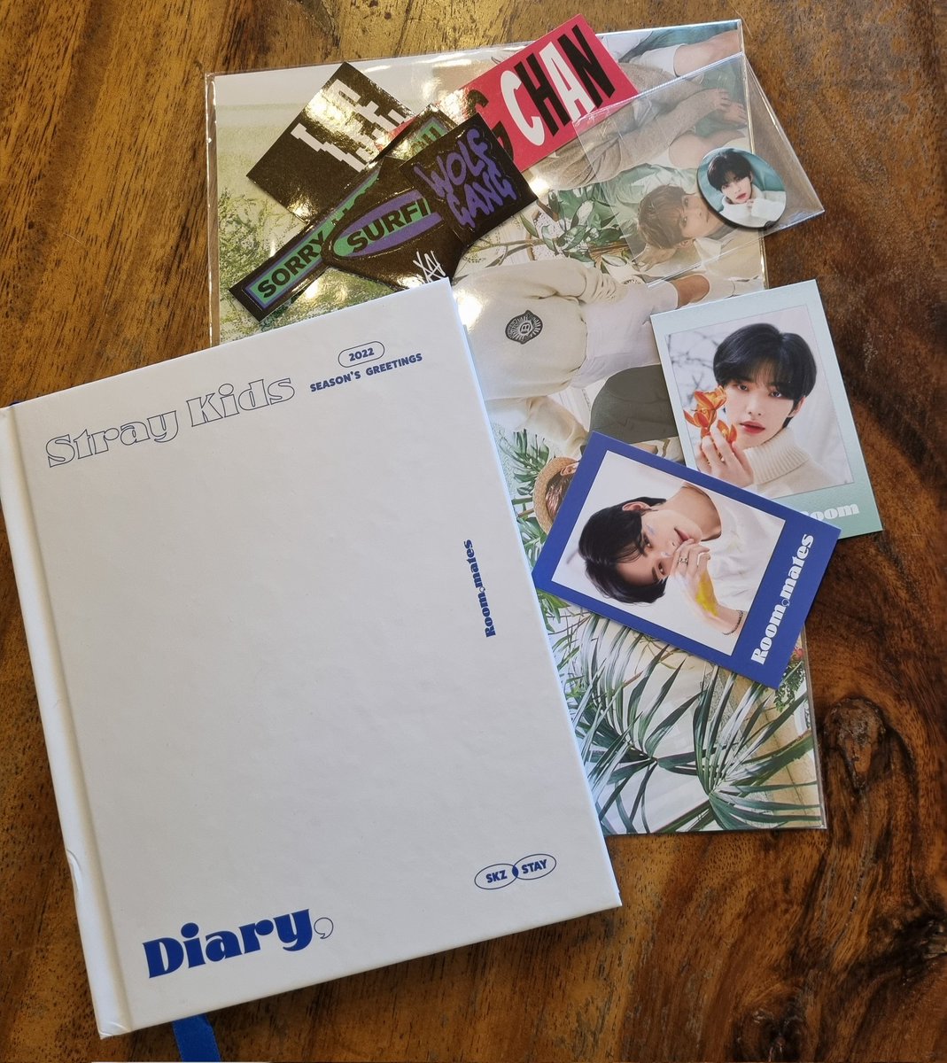 hwnglvr_'s tweet photo. 💌 [Happy Mail] | #SSPFeedback

SG poster, diary and Hyunjin Member set arrived safely❣super well packaged and cute ng freebies🤧❤ Thank u sm for this po @SurfinShopPH !! https://t.co/SIaAyDRaRc