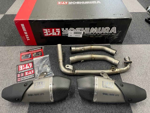 AxxLMoto's tweet photo. お客様ご注文パーツが入荷いたしました♪
US YOSHIMURA の グロム 21- DUALマフラーです!
メーカーでも売り切れとなっており、一部のルートで受注生産として1つだけ入手することが出来ました^^
本国アメリカから入荷し、1か月ほどの納期にて納品が出来ました☆
#AXXL
#GROM
#USYOSHIMURA https://t.co/cX0pyGtC6I