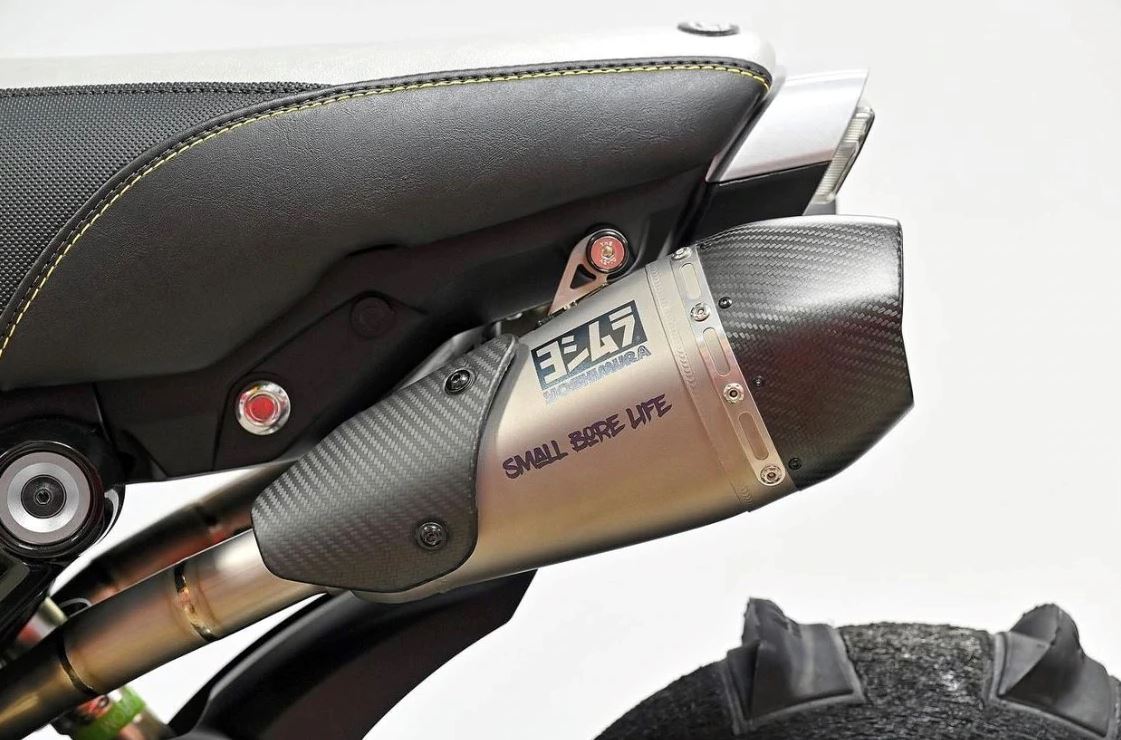 AxxLMoto's tweet photo. お客様ご注文パーツが入荷いたしました♪
US YOSHIMURA の グロム 21- DUALマフラーです!
メーカーでも売り切れとなっており、一部のルートで受注生産として1つだけ入手することが出来ました^^
本国アメリカから入荷し、1か月ほどの納期にて納品が出来ました☆
#AXXL
#GROM
#USYOSHIMURA https://t.co/cX0pyGtC6I