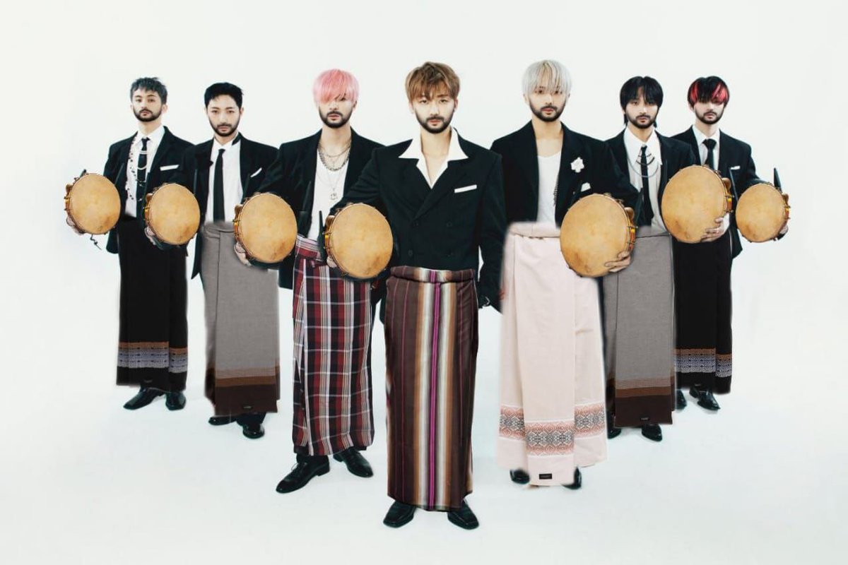 nct_menfess's tweet photo. nct! q o s i d a h a n 😭 https://t.co/xEQTmM7dso