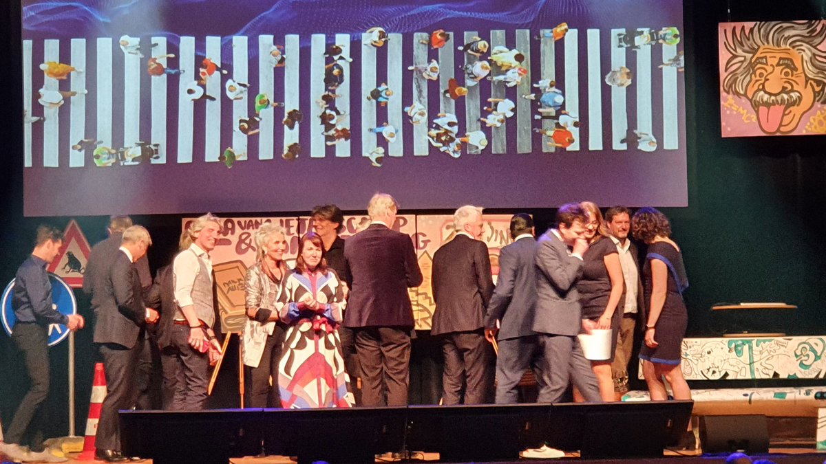 ★ govertschilling (@govertschilling) on Twitter photo dat was een mooie avond gisteren in leiden (#gala van wetenschap en samenleving)! met o.a. @jimfjansen, @ionicasmeets, @ReintJanRenes, @JuliaCramer, <a href="/IvovanVulpen/">Ivo van Vulpen</a>, <a href="/MarionKoopmans/">Marion Koopmans, publications: https://pure.eur.nl</a>, jet bussemaker etc etc, en met twee geweldige nummers van <a href="/janbeuving/">Jan Beuving</a> en @TomDicke 👍🏼🙂 dat was een mooie avond gisteren in leiden (#gala van wetenschap en samenleving)! met o.a. @jimfjansen, @ionicasmeets, @ReintJanRenes, @JuliaCramer, <a href="/IvovanVulpen/">Ivo van Vulpen</a>, <a href="/MarionKoopmans/">Marion Koopmans, publications: https://pure.eur.nl</a>, jet bussemaker etc etc, en met twee geweldige nummers van <a href="/janbeuving/">Jan Beuving</a> en @TomDicke 👍🏼🙂