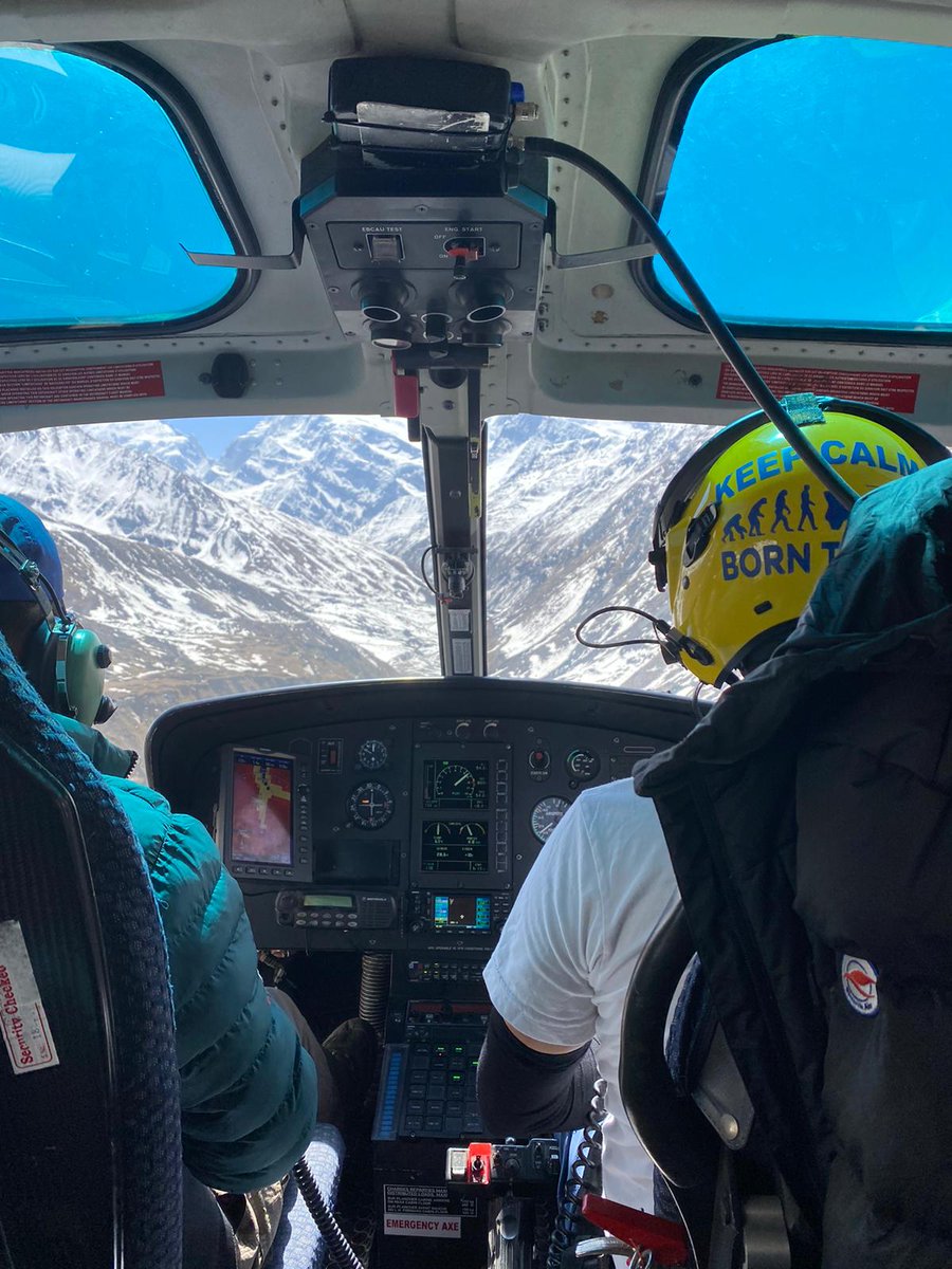 MAGNUS_News's tweet photo. Reporting from the MAGNUS CONTROL CENTER 🌍
Location: #Nepal
An SOS signal was received from a MAGNUS Satellite Device as a hiker suffered from altitude sickness at 4,900m during the Annapurna Trek.
She was evacuated by a helicopter to the nearest hospital in Kathmandu. https://t.co/PRCnmdinqo