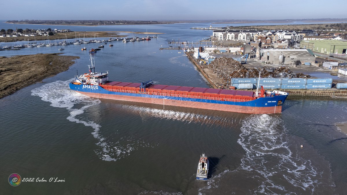 virtualcolm's tweet photo. Turning point - Brightlingsea #Brightlingsea #ship #OliversWharf #EemsSpring #Amasus #Tendring #Essex @AmasusEemshaven https://t.co/Uuea1O3SFg