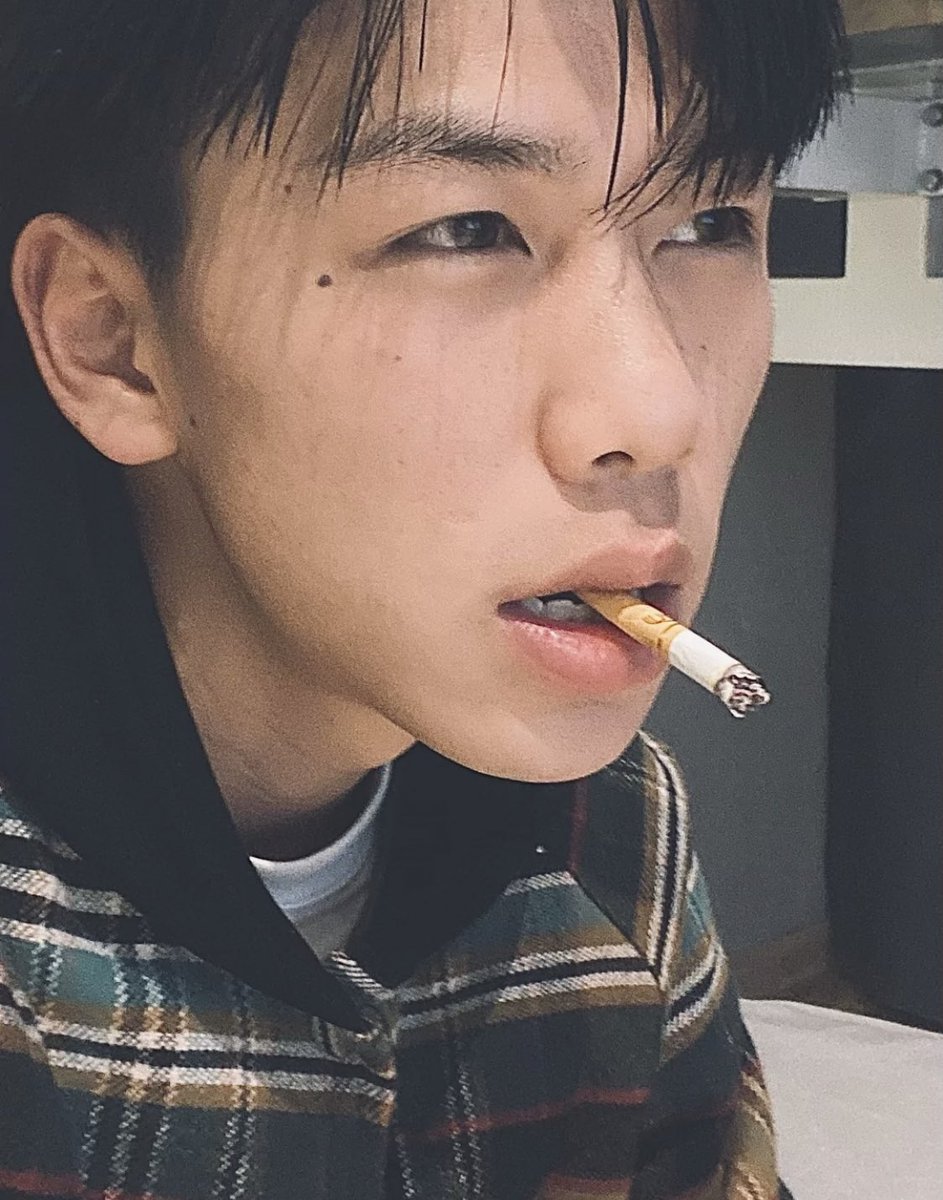 34567qwer's tweet photo. 大头照片 https://t.co/jXLHheNyso