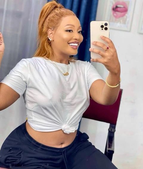 Umukazana w’u Rwanda sha😍
Umvako i Nyanza bogeza pe.