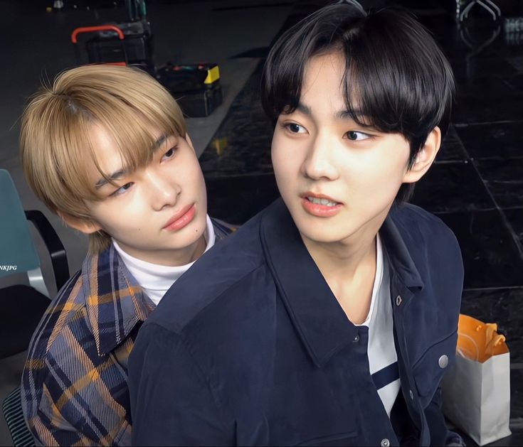 nrkdaily's tweet photo. wonki pictures that shows ni-ki as jungwon's hyung  

a thread; https://t.co/6M4BHYmASc