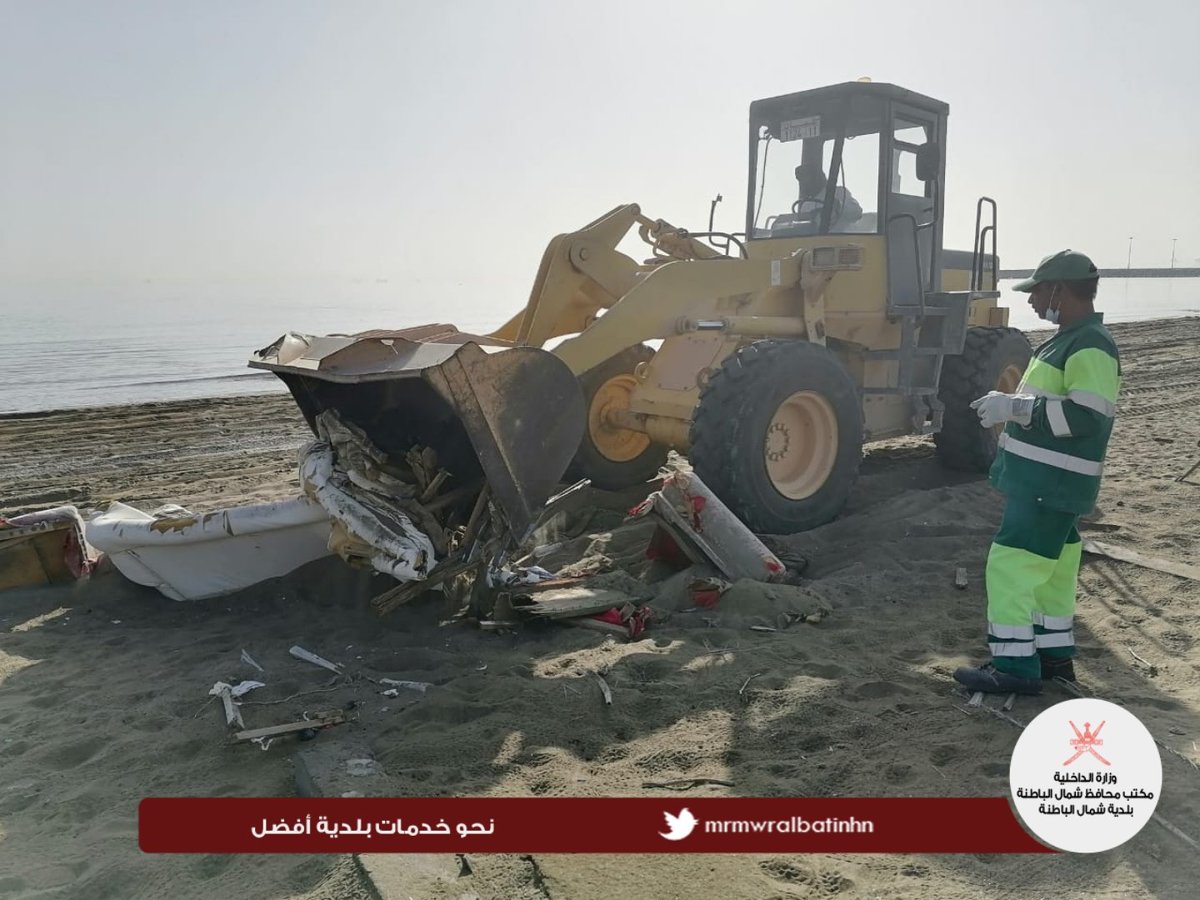 NB_Municipality's tweet photo. نفذت دائرة الشؤون البلدية في لوى ممثلة بقسم التوعية والإعلام حملة نظافة الشواطئ بالتعاون مع الفرق الاهلية بالولاية . https://t.co/XA6S9DgCkP