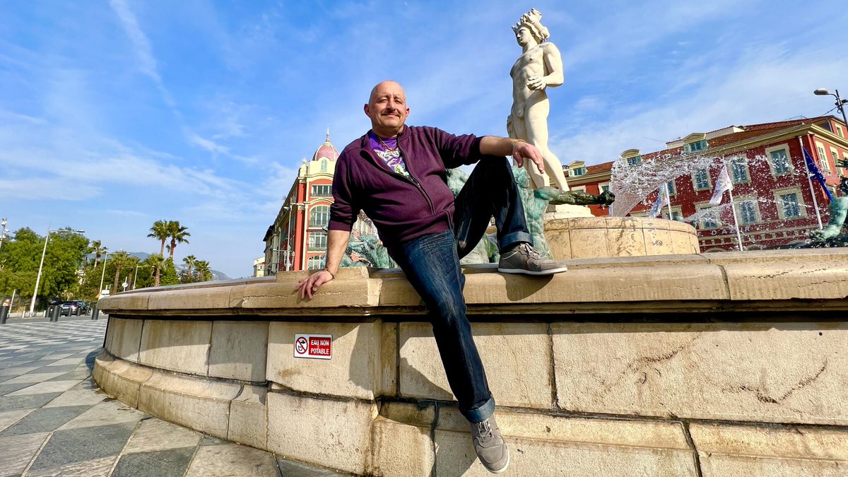 nicerendezvous's tweet photo. 🔴⚫️ "Figure de notre cuisine locale, fondateur du Collectif des Artistes de Nice (CAN), mais aussi metteur en scène de l’association «Les Voix de Diane»… Hyperactif, Franck Viano cumule les casquettes" 👊😎 via @NicePresse 

↪️ https://t.co/BSmP0c1boY #NRDV #Nice #Nice06 JB https://t.co/wGQ8b83dd6