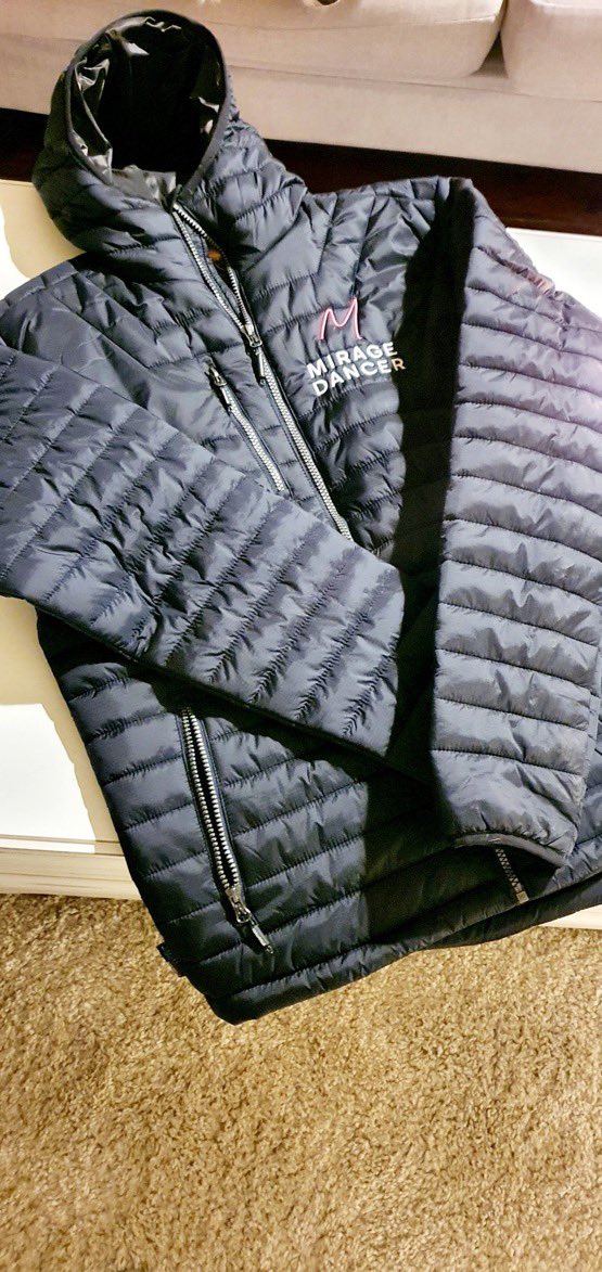 Capital_Stud's tweet photo. 💥💥CHELTENHAM FESTIVAL GIVEAWAY💥💥

To celebrate the Cheltenham Festival 2022 we would like to give away some Mirage Dancer merch fresh off the shelf 🤩🤩

Simply ❤ &amp; (Quote) 🔄  Tipping the winner of the first race followed by #miragedanceratcastlefiedstud

Good luck 🤞🏼🤞🏼🤩 https://t.co/mSxvOpAX9y