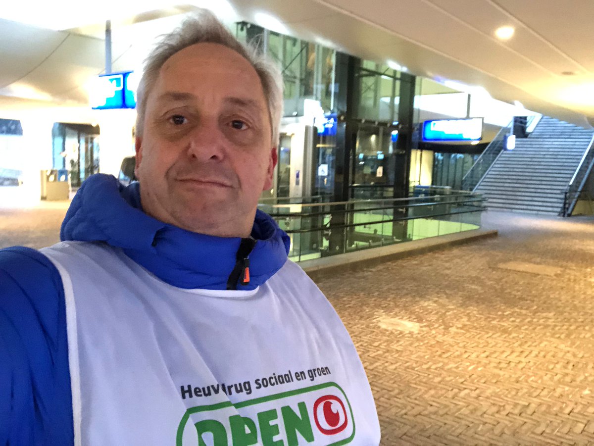 sociaalengroen's tweet photo. Misschien ben je net nog @HWaaldijk tegengekomen op station Driebergen-Zeist! Niet vergeten te stemmen! #stemopen #sociaalengroen https://t.co/feVeE4Q4L4