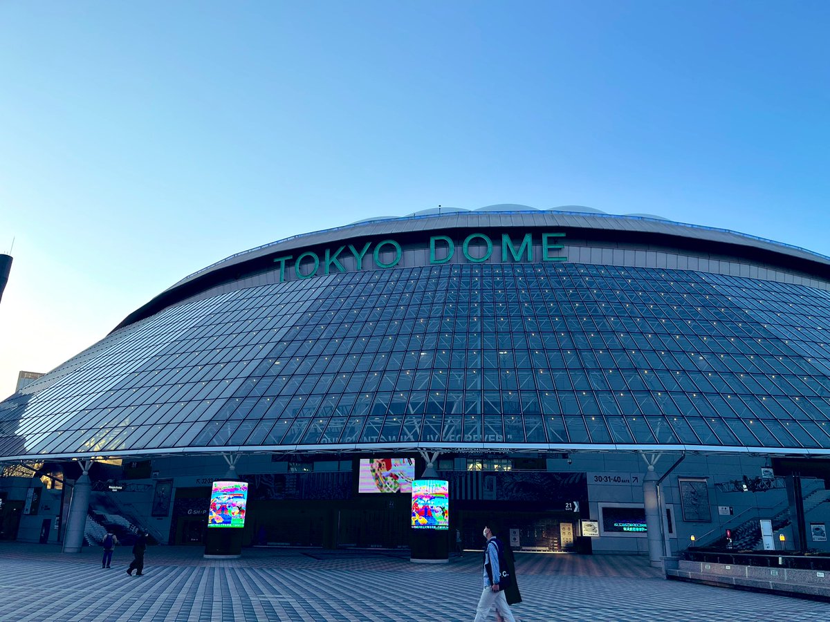 2_aynk's tweet photo. わたしいま東京ドームにいて一人で泣きそうになっています…………やばい何これ………… https://t.co/QpyA00FUpU