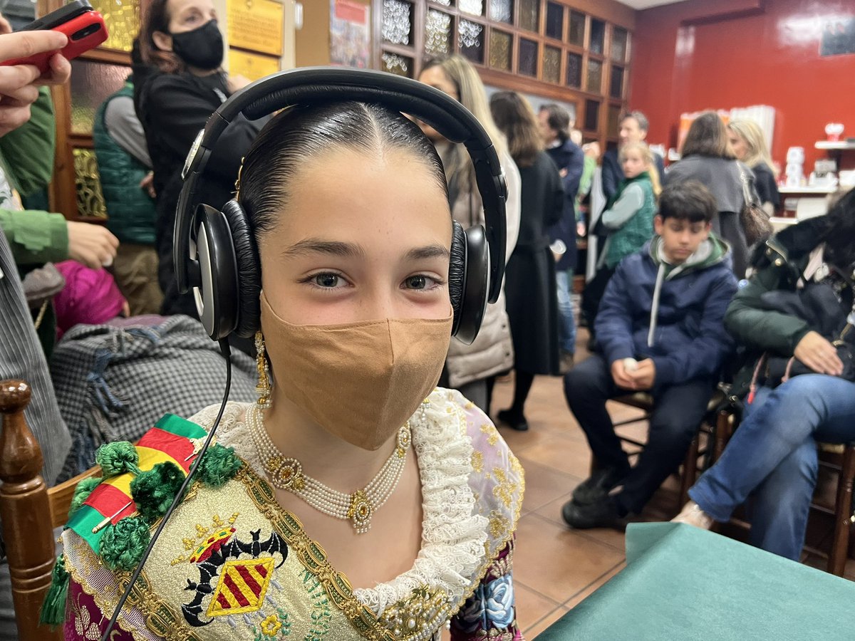 esRadio_Vlc's tweet photo. Ninot indultat infantil #fallaconvento directo @elforcatsilvia de @silviasoria Felicitando a la falla ganadora... la suya! 
➡️🎧 👉🏼 Daniela Segura Mora Fallera Mayor Infantil 2022  14.03.2022 @silviasoriacases 14.03.2022  https://t.co/EpoimVwKFj 

#fallas2022
 #valenciaenfalles https://t.co/SjrBhdblfD