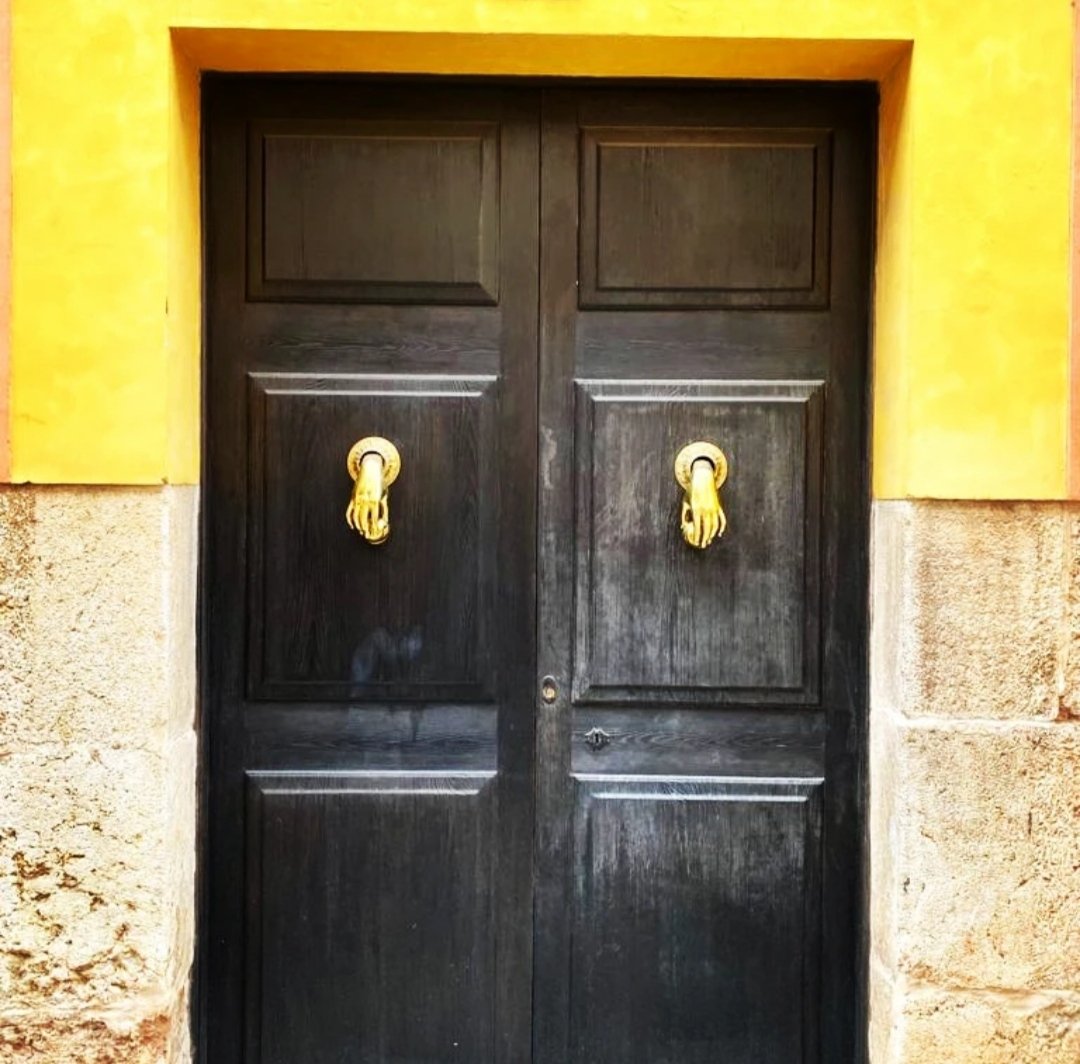 Midimer1's tweet photo. Puertas... Feliz día 🌞

#puertas #puertasdemadera #puertasdelmundo #Mallorca #mallorcaisland #doors #doorsofinstagram #doorsoftheworld #doorslovers https://t.co/e7rpN3Ji4Y