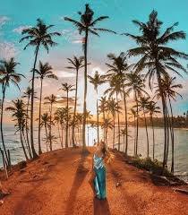 wandurlux's tweet photo. The Asian island nation of #SriLanka has a #coastline fringed with numerous golden #beaches. Wondering which of these sun-kissed sandy stretches to visit? 1. Hiriketiya 2. Mirissa 3. Arugma Bay 4. Uppuveli 🏝🏄🏻‍♀️🌊 Visit https://t.co/RPfvWCs1zQ for more information! https://t.co/IyQBitQwNq