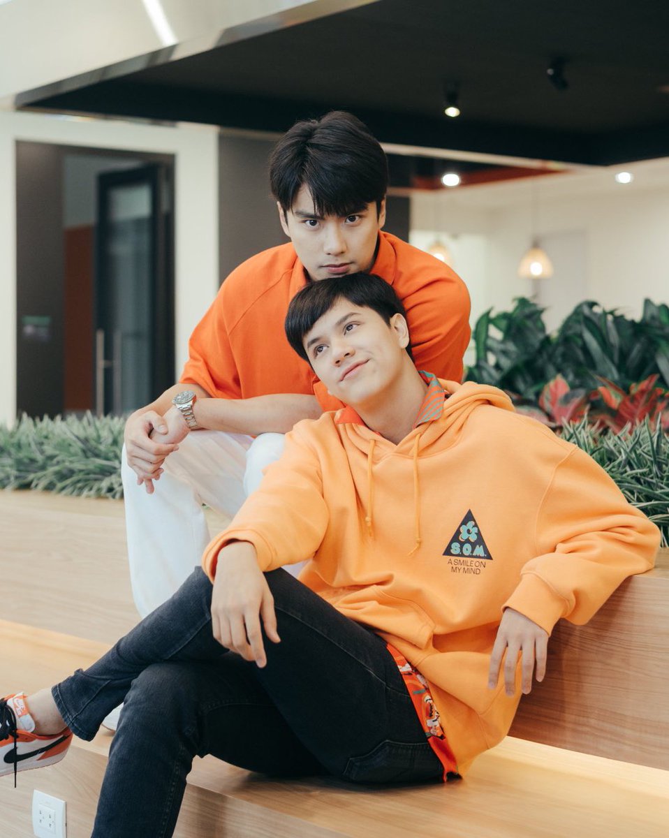 penscolinb's tweet photo. nanon without                       nanon with
        ohm                                     ohm https://t.co/U8iXSHbVpe