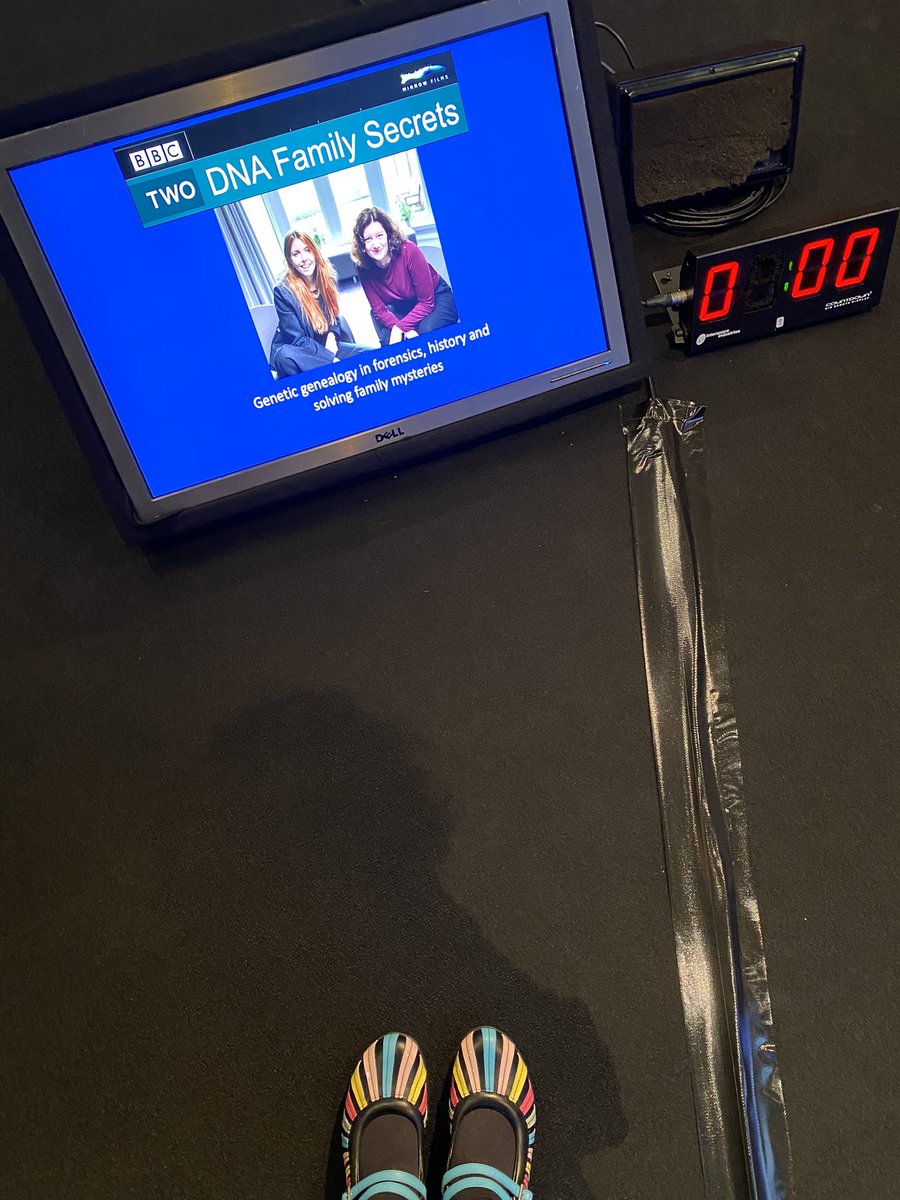 Turi__King's tweet photo. Thanks to @newscievents for having me speak at #NSLManchester! Had a great time chatting about genetics, history, forensics, genealogy & @BBCTwo @Minnow_Films #DNAFamilySecrets! I had to follow on from @jimalkhalili! No pressure! 😀🧬 @emily_w_bates @AdrianNewton @richard_third https://t.co/lcpePKThzr