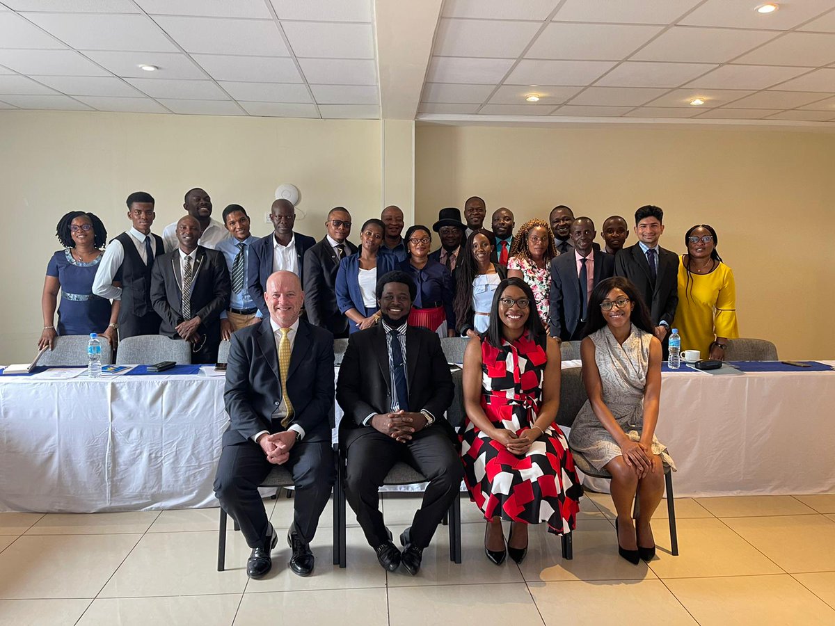 RichardHoney's tweet photo. Delighted that the UK Sierra Leone Pro Bono Network continues to work with @accsierraleone &amp; @FrancisKaifala in Freetown - many thanks to @LloydetteBM, @abellenws &amp; @chrisweigold - and for support from @UKinSierraLeone @momo2ray &amp; others https://t.co/lwfJASppn9