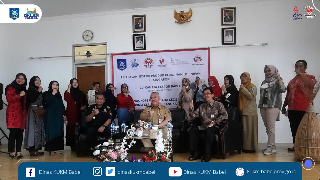 dinaskukmbabel's tweet photo. Produk kerajinan lidi nipah seperti keranjang serbaguna, bingkai cermin, lampu hias,  kotak tempat hadiah, tablerun, placement, menjadi produk home decor yang cukup diminati. Produk ini diproduksi oleh 30 pelaku UMKM yang berasal dari Pangkalpinang, Bangka dan Bateng.
#lidinipah https://t.co/ExUeZMXWPN
