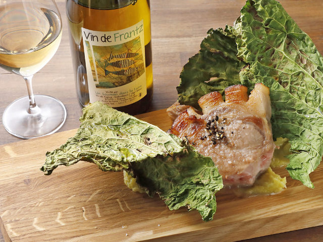 dressing_mag's tweet photo. ＼西荻窪の一軒家ビストロ🍴／
旬のものを食べ、暮らしを楽しむことを大事にしたくなる一軒です🧐
https://t.co/egwXTEMEqn
提携先の八百屋や魚屋から届いた旬食材をもとにコンセプトを考えられた一品一品は、じんわりしみる美味しさ。
親しい人とも、一人でふらり入店も、どこかほっとするお店です😋 https://t.co/uhyKIUEOEU