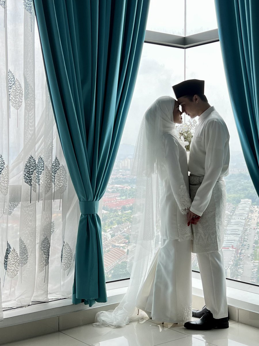 _TengkuArief's tweet photo. Alhamdulillah. Cita cita aku untuk menghalalkan sidia sudah tercapai. 

Kita yang merancang, Allah yang menentukan. 

Thank you Allah ❤️ https://t.co/lSNhVKX4u1