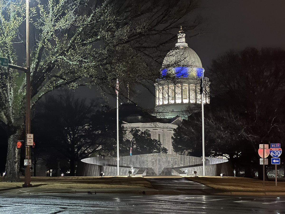 joel_off_air's tweet photo. My drive into work.. π #ARStateCapitol #StandWithUkraine #arwx #littlerock https://t.co/N6xS3WRiHn