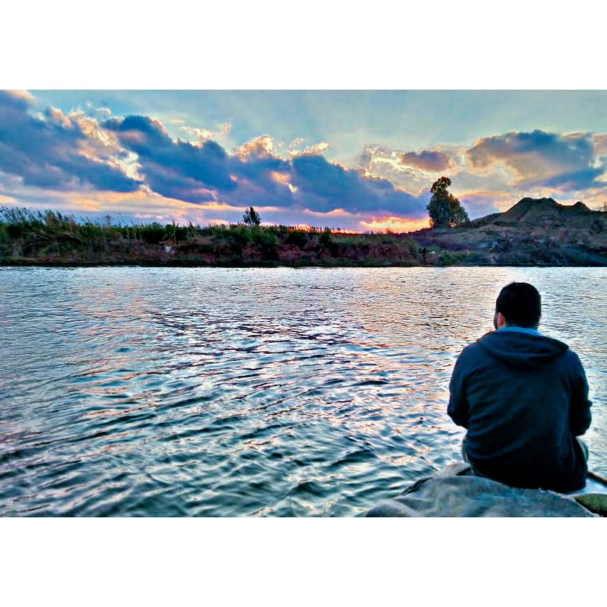 ”رغم أننا نؤمن أن اختيار العقل أكثر صوابًا، إلا أنه يصعب التخلّي عن أشياء اختارتها قلوبنا“