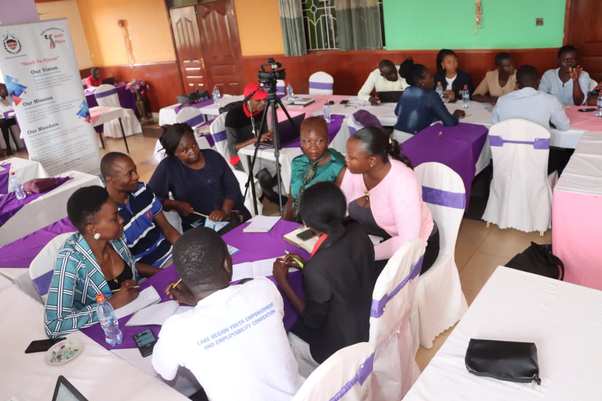 UNDPKenya's tweet photo. Youth in Busia County are leading the development of a Youth Policy that will chart the path for meaningful engagement between young people, the County &amp; its institutions for years to come.
- Mr. Gervas Akhabi, Busia County Attorney
#Deepeningdevolution 
#BusiaYouthPolicy
#SDG https://t.co/9ZGfaxCPeO