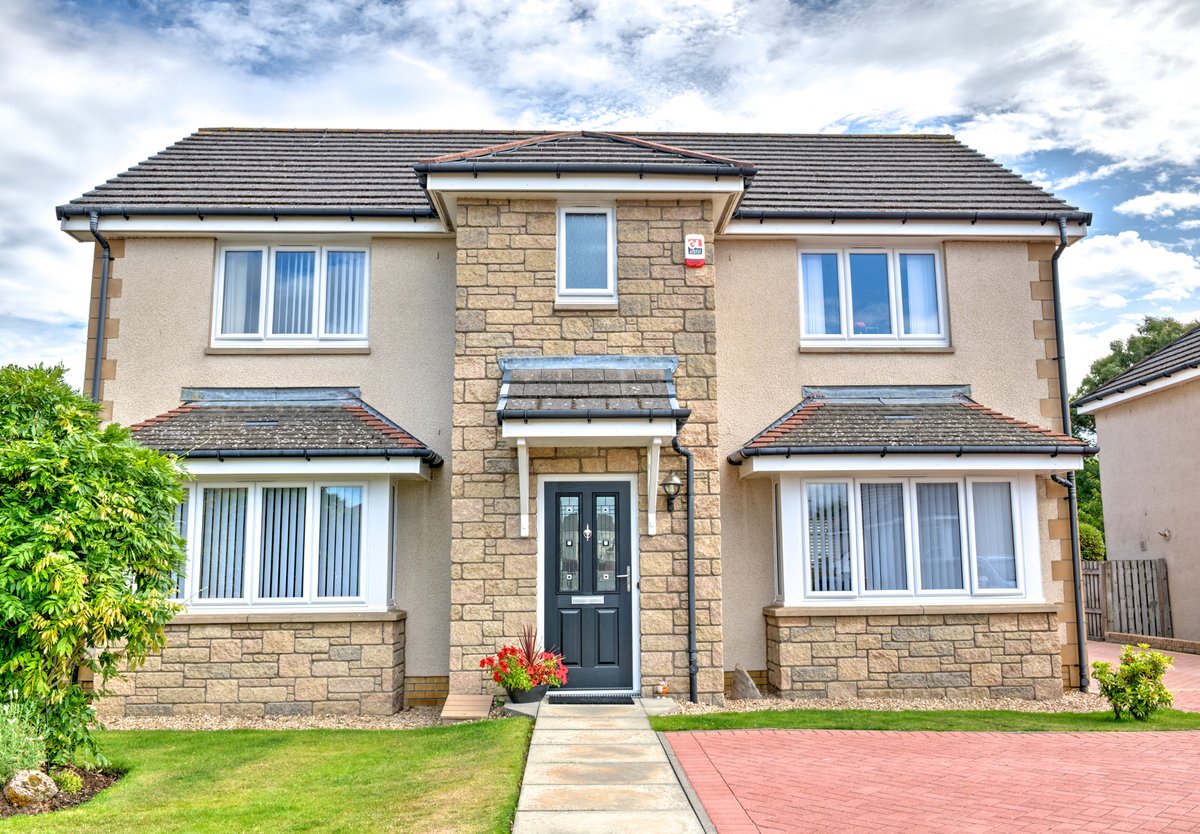 What makes one window different from another? Check out why the Lorimer range from CR Smith stands out from the crowd bit.ly/3q6VTF7