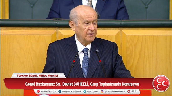 MHP lideri Devlet Bahçeli'den Türk Tabipler Birliğine  tepki:

"Kalbi vatan sevgisiyle çarpan hekimlerin gittiği yok.

Gitmesi gereken varsa TBB yönetimine çöreklenmiş bir avuç Türkiye karşıtıdır. Gidişleri olsun da dönüşleri olmasın"