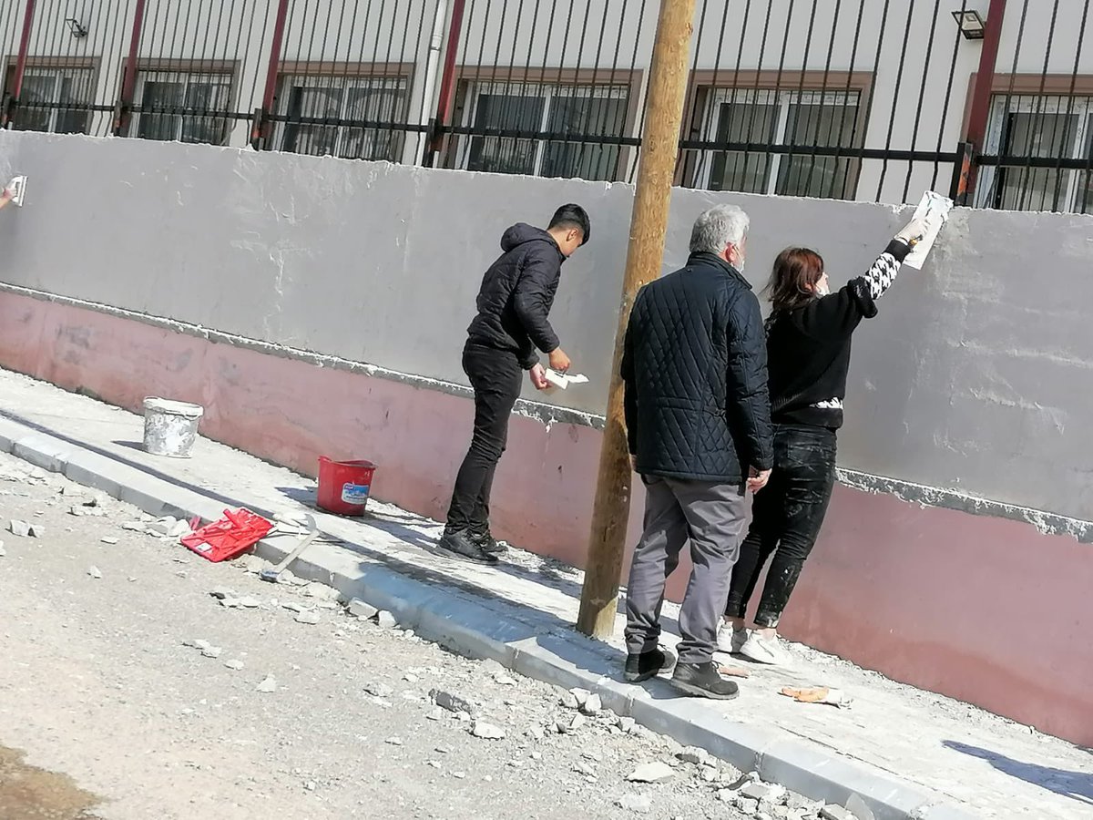 tmimarsinanmtal's tweet photo. İnşaat Tek. Alanı Öğretmen ve Öğrencilerimize çalışmalarından dolayı teşekkür ederiz. @tcmeb @nznsener @aliihsansu_ @AdemKoca46 @Nazmikendigele1 @BaykalBasdemir  @YilmazGUNDOGAN @MikailEREN33   #TorMis @mersinkargem https://t.co/g6tQoJua6w