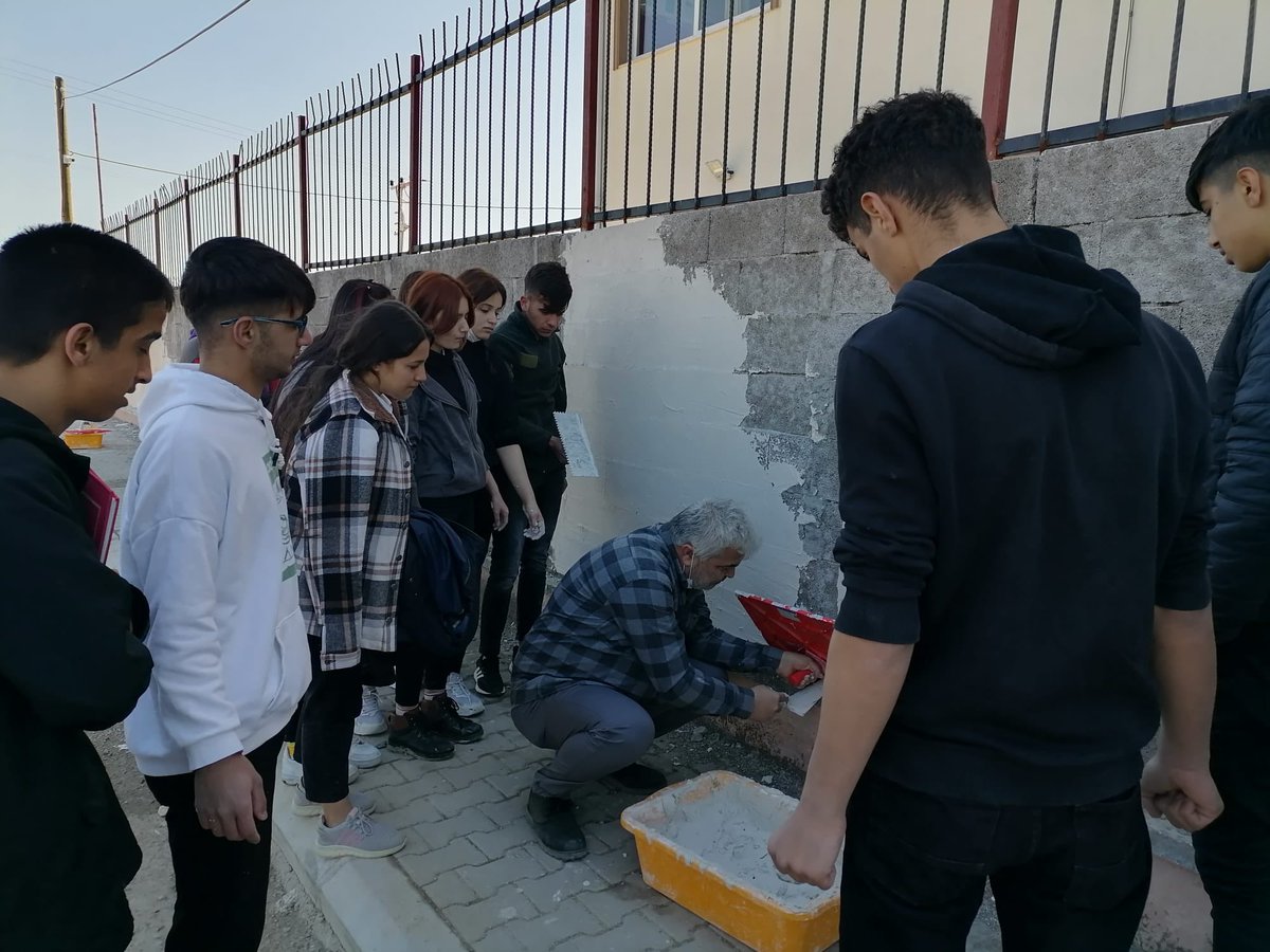 tmimarsinanmtal's tweet photo. İnşaat Tek. Alanı Öğretmen ve Öğrencilerimize çalışmalarından dolayı teşekkür ederiz. @tcmeb @nznsener @aliihsansu_ @AdemKoca46 @Nazmikendigele1 @BaykalBasdemir  @YilmazGUNDOGAN @MikailEREN33   #TorMis @mersinkargem https://t.co/g6tQoJua6w