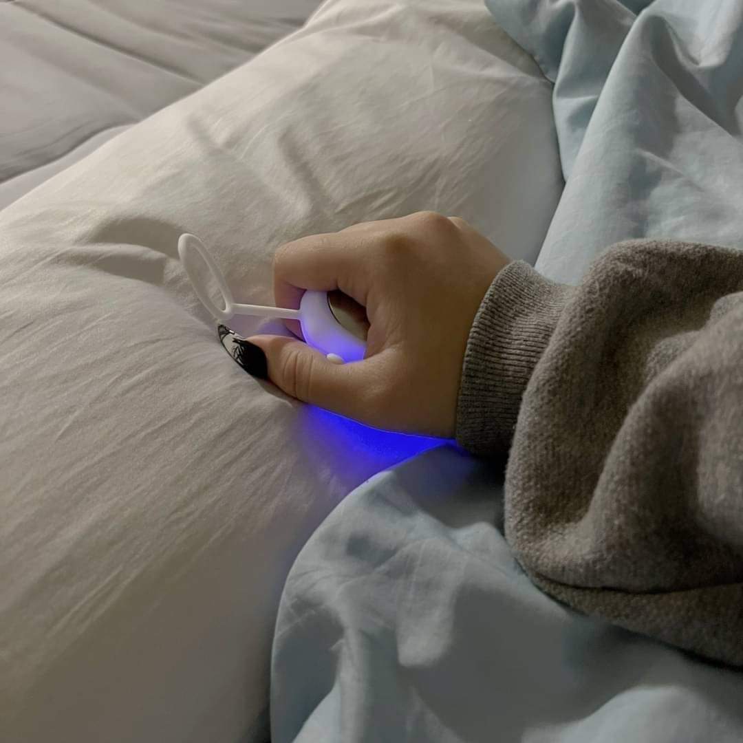 JunsuSyhn's tweet photo. Siapa ada masalah insomnia, susah tidur dan banyak berfikir waktu malam tu boleh sleep aid device ni. Benda ni trending di TikTok sebab sangat efektif, berkesan. Just genggam guna tangan, dalam masa 20minit korg akan rasa relax dan terlelap sendiri.  

https://t.co/VYtxpO8SVi https://t.co/jAyVvXB4uP