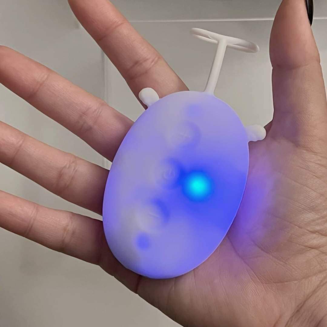 JunsuSyhn's tweet photo. Siapa ada masalah insomnia, susah tidur dan banyak berfikir waktu malam tu boleh sleep aid device ni. Benda ni trending di TikTok sebab sangat efektif, berkesan. Just genggam guna tangan, dalam masa 20minit korg akan rasa relax dan terlelap sendiri.  

https://t.co/VYtxpO8SVi https://t.co/jAyVvXB4uP