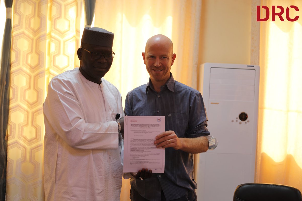 drcwestafrica's tweet photo. #Mali 🇲🇱: DRC a signé un protocole d’entente avec le Secrétariat Permanent de Lutte contre la Prolifération des Armes Légères le 18 fév. 2022. Ce partenariat porte sur la lutte humanitaire anti-mines, la gestion des risques liés aux armes/munitions et la consolidation de la paix. https://t.co/o1lVXEzhFZ