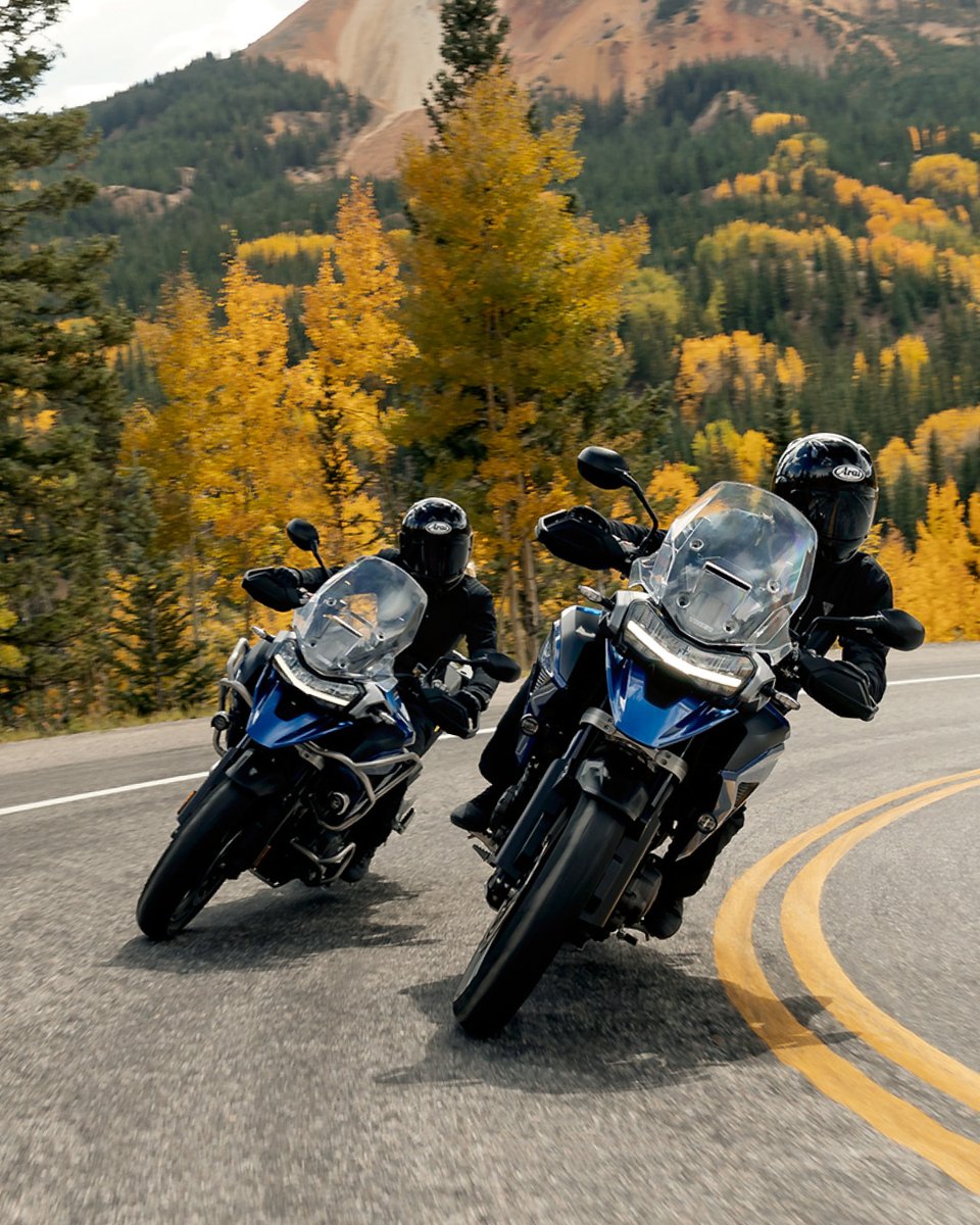 TriumphJapanKK's tweet photo. Triumph Sena 50Sは、Harman Kardonならではのサウンドで、まったく新しいコネクティビティを体験することができます。

▼詳細はこちら
https://t.co/Ts3aet1diH

#ForTheRide #トライアンフ #RideConnected https://t.co/42qxcBuoIH