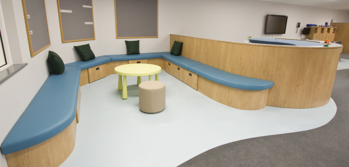 BenchmarkProdu1's tweet photo. This #CaseStudyTuesday, we're highlighting the new seating and storage units we created for Honywood Community School. Contact us now to find out what we can do for your space: https://t.co/OdmmGToeCz https://t.co/Bl52nU5he0