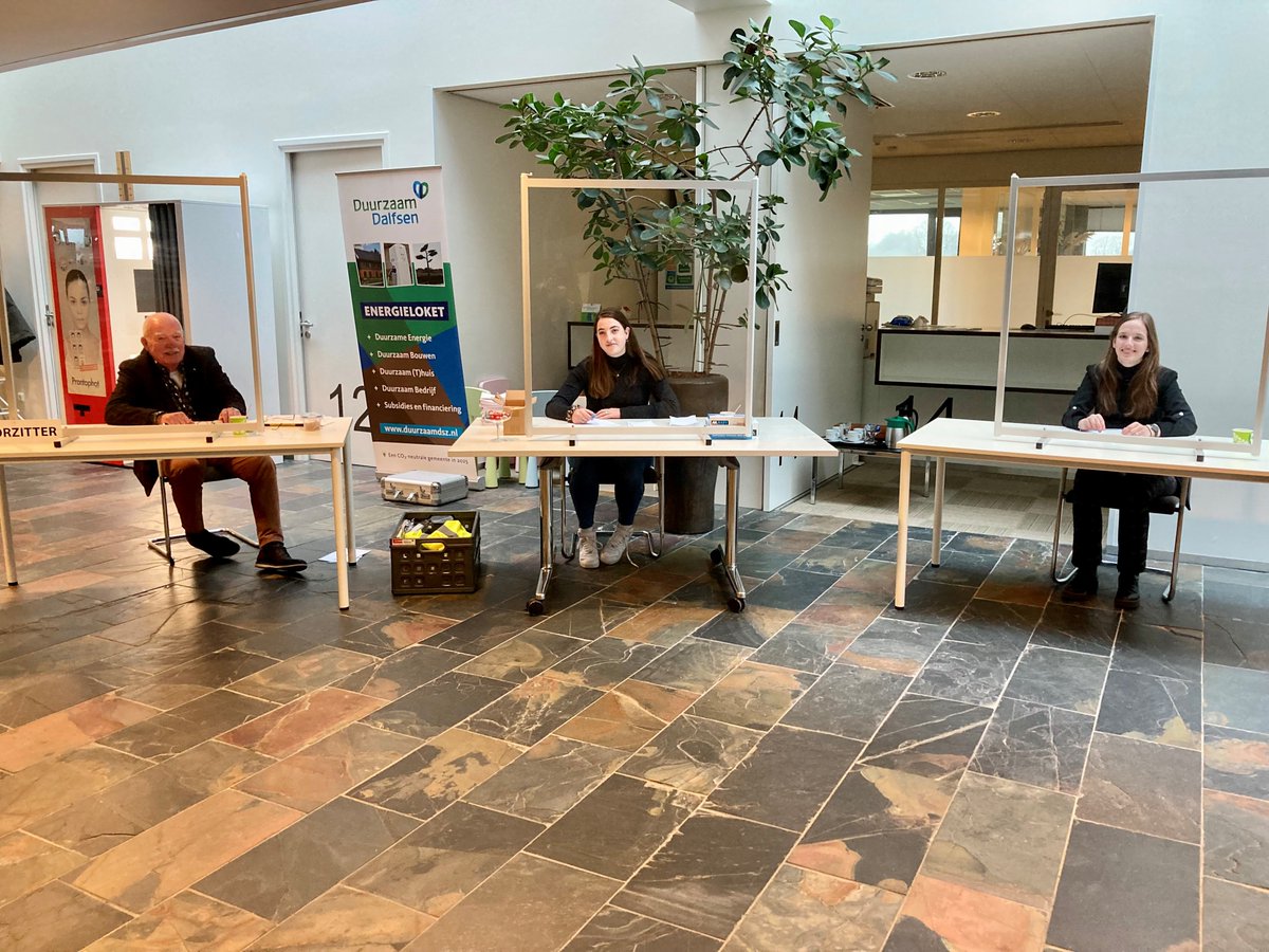 Ook vandaag is het mogelijk vervroegd te stemmen bij De Mozaïek in Lemelerveld, het gemeentehuis in Dalfsen en De Spil in Nieuwleusen. In alle stembureaus zijn maatregelen genomen om ervoor te zorgen dat je veilig kan stemmen. #GR2022 #elkestemtelt