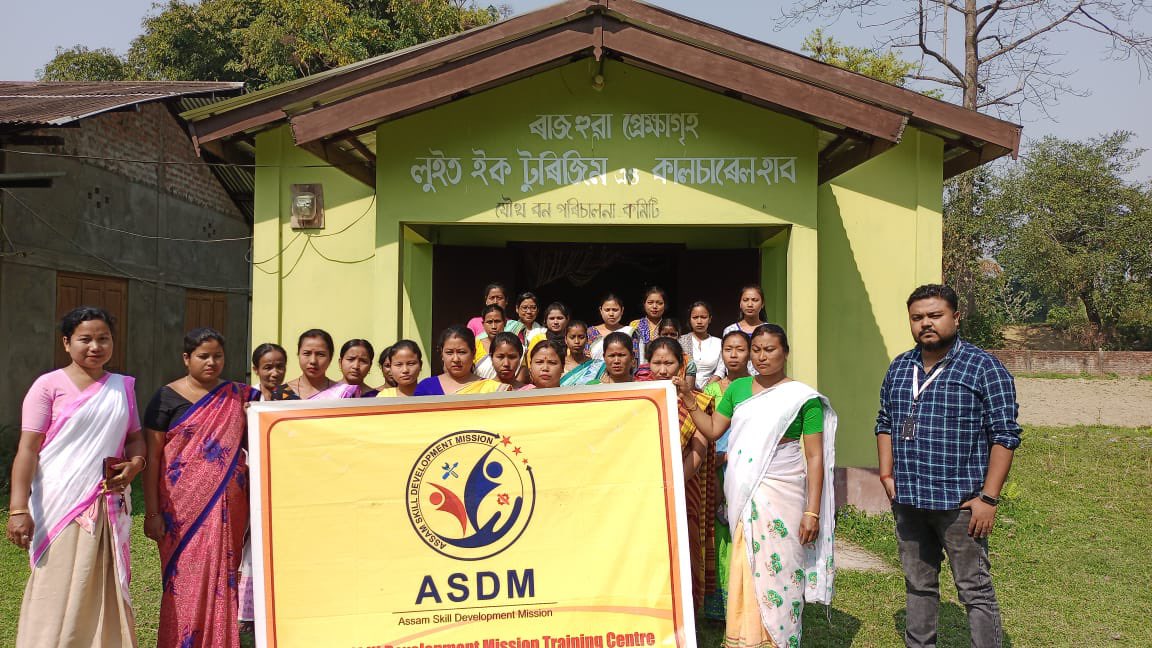 GrowPvt's tweet photo. Textile SSC ASDM Assessment conducted under Handloom Sector in Tinsukia   , Assam for the job Role : Two shaft handloom weaver By Growwell on 15-3-22 https://t.co/AZdzWDCep8