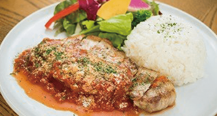 レモン、ハーブ、パルメザンチーズをまぶした魚のレシピ